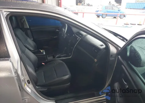 2015 Toyota Camry Se z USA, uszkodzony, nr VIN 4T1BF1FK6FU499809